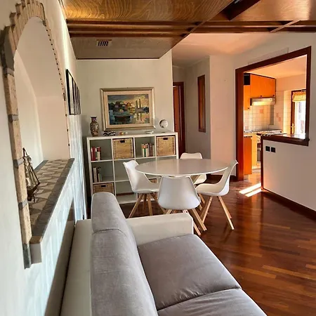 아파트 Zanella House *